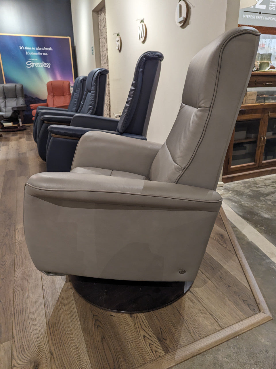 Mike Power Medium Stressless Recliner
