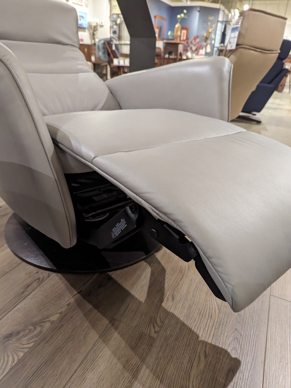Mike Power Medium Stressless Recliner