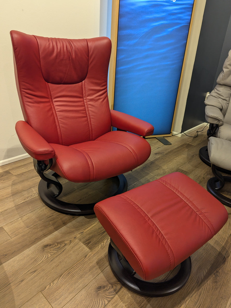 Stressless Wing Large Classic Base Chair and Ottoman in Paloma Cherry