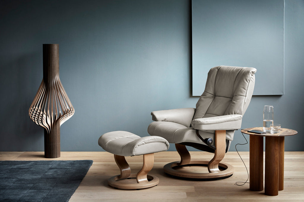 Stressless Mayfair Classic Chair and Ottoman