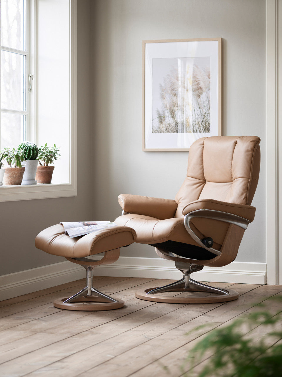Stressless Mayfair Signature Base Chair and Ottoman